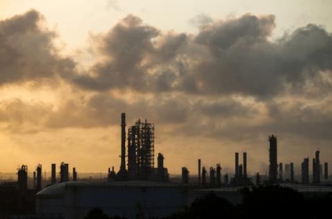 Alista Pemex primeros despidos en la zona sur de Veracruz