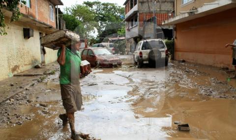 Suman 32 muertos tras inundaciones en el norte de Veracruz