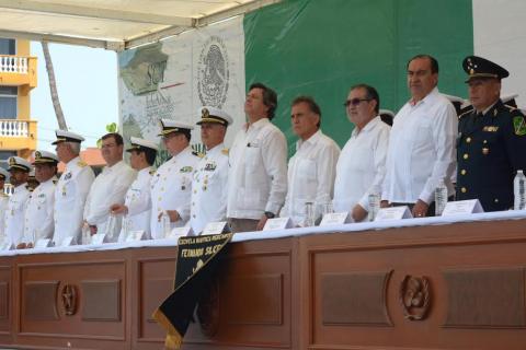Asiste Ramón Poo a ceremonia de graduación de la Escuela Náutica Mercante “Cap. Alt. Fernando Siliceo y Torres”