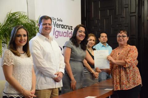 Ramón Poo y Maricruz Barreda presentan programa “Un Solo Veracruz con Igualdad”