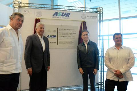 Asisten Ramón Poo y Maricruz Barreda, a inauguración de nuevas instalaciones del Aeropuerto Internacional de Veracruz