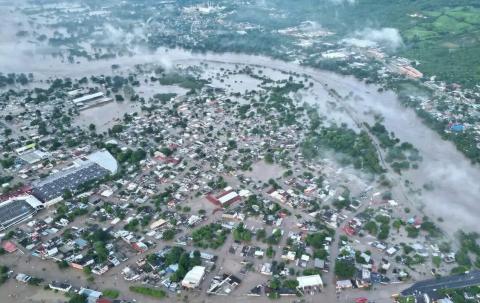 Poza Rica bajo el agua: se desborda el río Cazones en Veracruz
