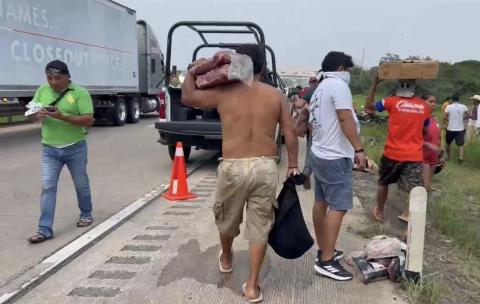 Rapiñan carne, pescado y cemento en el sur de Veracruz