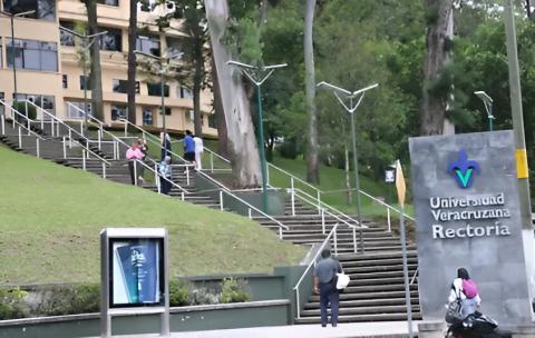 Juzgado admite trámite de amparo contra prórroga de rector UV