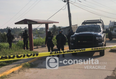 Hallan restos humanos dentro de maleta en Santa María, Coatzacoalcos