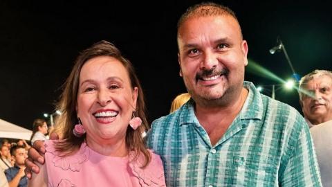 Nahle posa con alcalde que antes señaló de nexos criminales