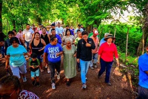 Con obras de calidad, Ayuntamiento transforma caminos en comunidades de San Andrés Tuxtlac