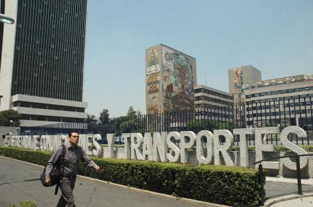 Pese a recortes de plazas, se gasta más en nómina