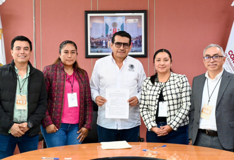 Funcionarias de Yecuatla exigen autos nuevos para trabajar: alcalde