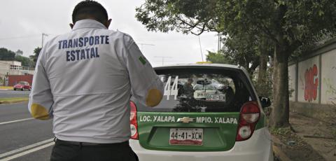 Aplica DGTE operativo Cero Tolerancia a taxis en la zona centro