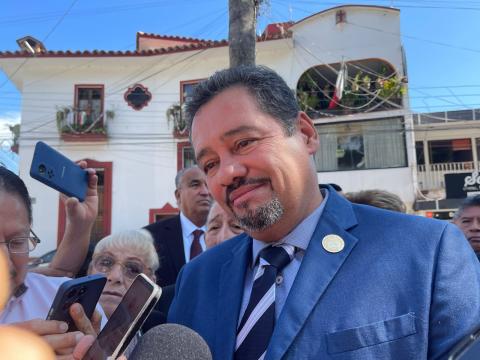 Sacan a maestros de escuelas por amenazas y cobro de piso en Veracruz