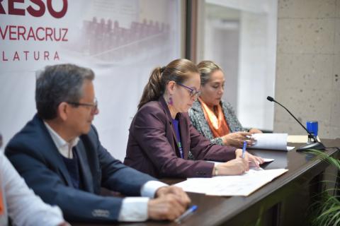 Firman Congreso del Estado e Invedem convenio de colaboración institucional