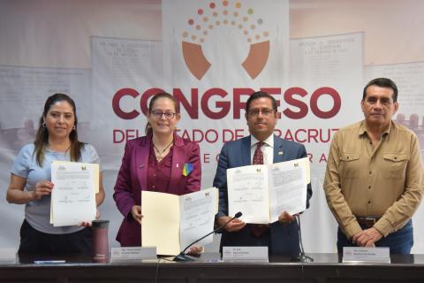 Firman Congreso y Universidad de Xalapa convenio de colaboración
