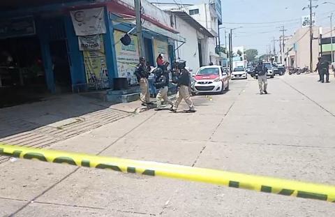 Atacan a balazos a taxista en Coatzacoalcos; permanece grave