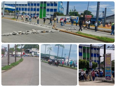 Taxistas bloquean calles de Córdoba; exigen frenar operativos