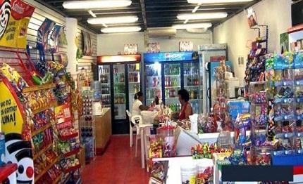 Tiendas de abarrotes superan a Walmart y Oxxo en ventas: Cofece