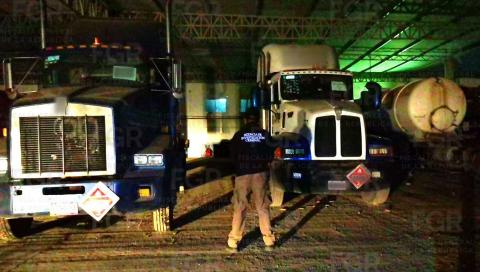 Detienen a 12 y aseguran 256 mil litros de hidrocarburo en Tihuatlán