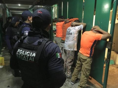 Mediante operativo registraron penal de La Toma, en Amatlán