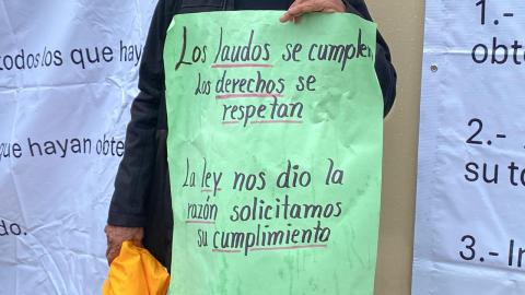 Trabajadores sindicalizados toman oficinas de SIOP en Xalapa Trabajadores sindicalizados toman oficinas de SIOP en Xalapa