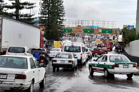 Tráfico en Xalapa reduce calidad de vida y afecta economía: empresarios