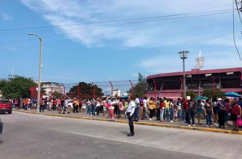 Jarochos abarrotaron “El Pirata” en el último día de vacuanación