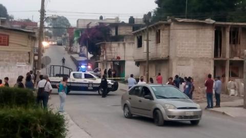 En Xalapa disparan a dos sujetos mientras platicaban; muere uno