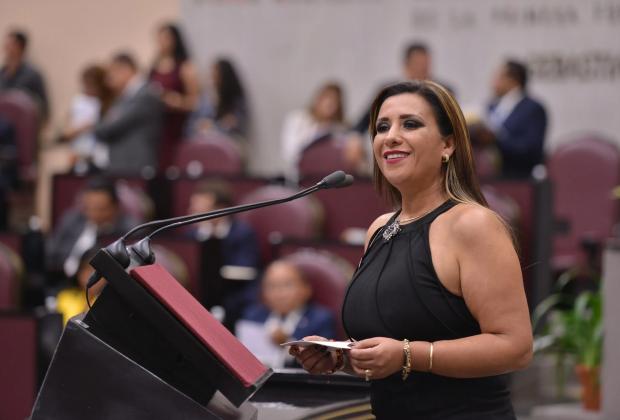Exdiputada Mariana Dunyaska renuncia al PAN tras 25 años de militancia