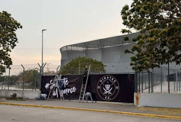 Piratas de Veracruz, llegada, Pirata Fuente