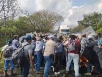 Antimotines desalojan a campesinos que bloqueaban la Tuxpan-Tampico