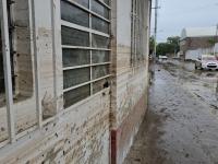 Escuela en Poza Rica sigue en ruinas tras un mes de la inundación