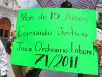 Extrabajadores de Alto Lucero reclaman laudo de 86 mdp 