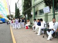 Estudiantes toman Facultad de Medicina UV en Ciudad Mendoza