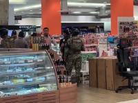 Hombres armados asaltan joyería de Sears en Nuevo Veracruz