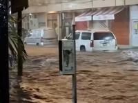 Lluvias provocan inundaciones en calles de Catemaco