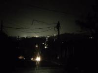 Vecinos protestan por constantes apagones en Medellín de Bravo